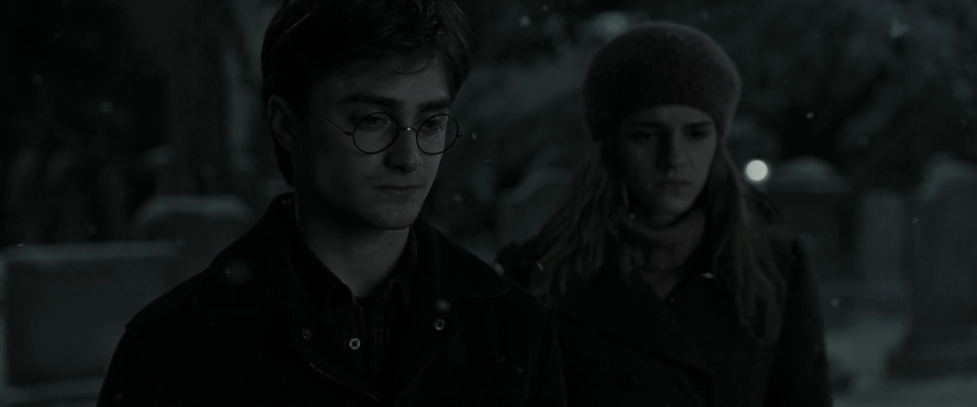 EmmaWatsonFan_dot_nl-HarryPotterAndTheDeathlyHallowsPart1-5051.jpg EmmaWatsonFan_dot_nl-HarryPotterAndTheDeathlyHallowsPart1-5051.jpg