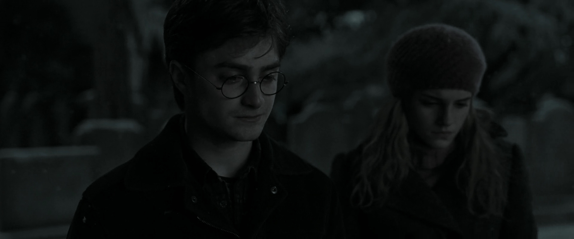 EmmaWatsonFan_dot_nl-HarryPotterAndTheDeathlyHallowsPart1-5071.jpg EmmaWatsonFan_dot_nl-HarryPotterAndTheDeathlyHallowsPart1-5071.jpg