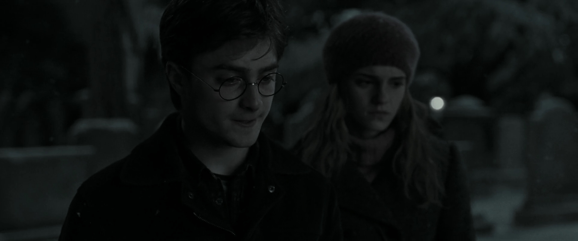 EmmaWatsonFan_dot_nl-HarryPotterAndTheDeathlyHallowsPart1-5075.jpg EmmaWatsonFan_dot_nl-HarryPotterAndTheDeathlyHallowsPart1-5075.jpg