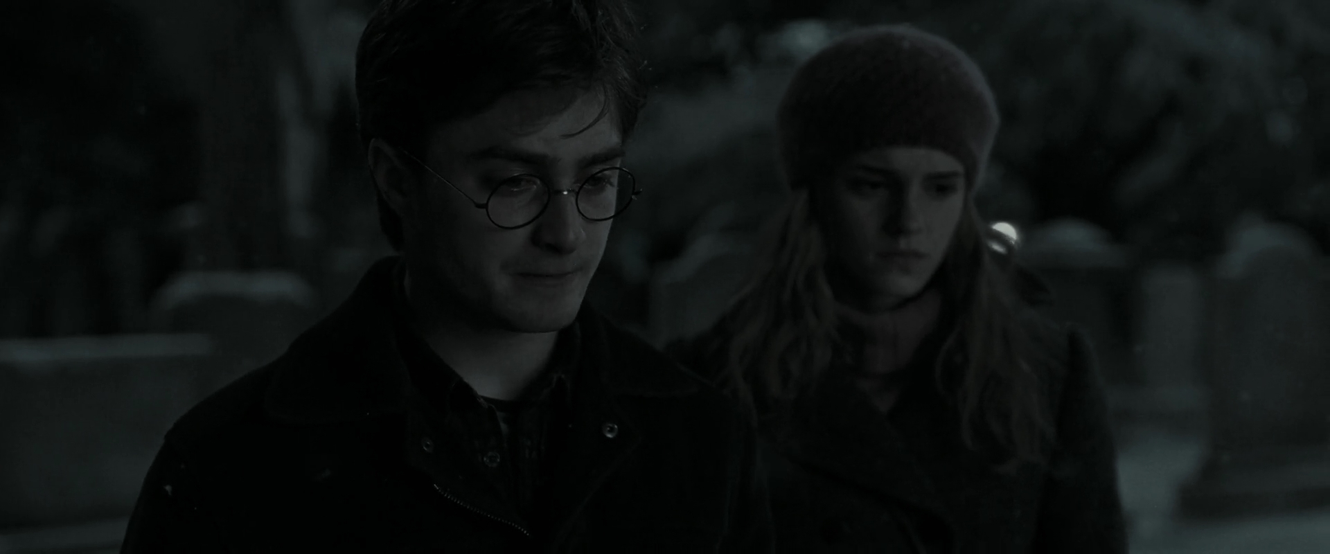 EmmaWatsonFan_dot_nl-HarryPotterAndTheDeathlyHallowsPart1-5076.jpg EmmaWatsonFan_dot_nl-HarryPotterAndTheDeathlyHallowsPart1-5076.jpg