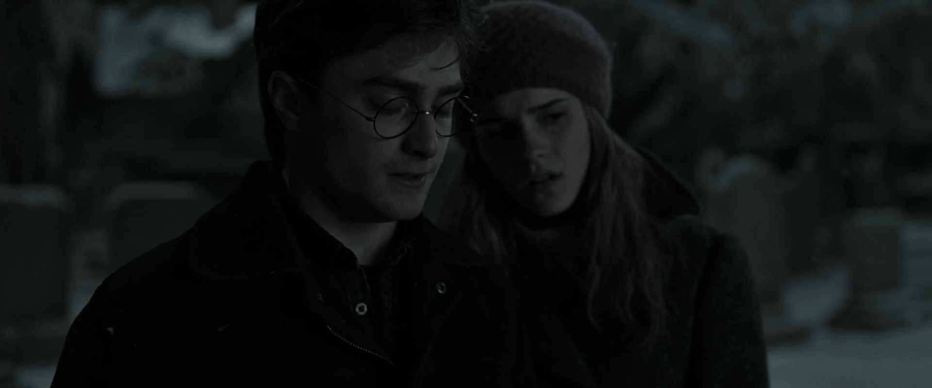 EmmaWatsonFan_dot_nl-HarryPotterAndTheDeathlyHallowsPart1-5084.jpg EmmaWatsonFan_dot_nl-HarryPotterAndTheDeathlyHallowsPart1-5084.jpg