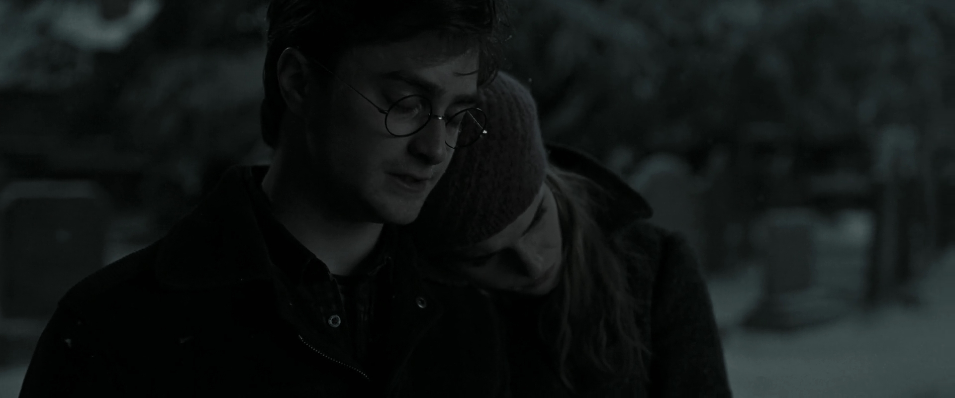 EmmaWatsonFan_dot_nl-HarryPotterAndTheDeathlyHallowsPart1-5087.jpg EmmaWatsonFan_dot_nl-HarryPotterAndTheDeathlyHallowsPart1-5087.jpg