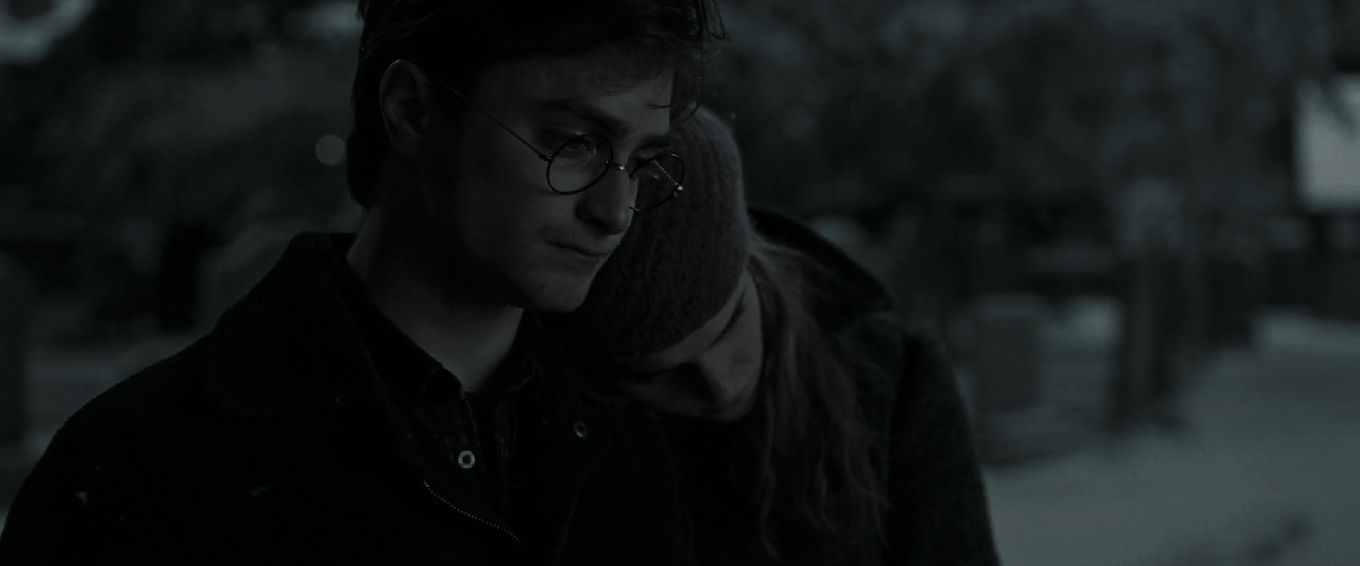 EmmaWatsonFan_dot_nl-HarryPotterAndTheDeathlyHallowsPart1-5089.jpg EmmaWatsonFan_dot_nl-HarryPotterAndTheDeathlyHallowsPart1-5089.jpg