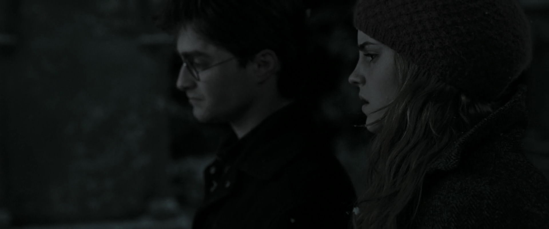 EmmaWatsonFan_dot_nl-HarryPotterAndTheDeathlyHallowsPart1-5100.jpg EmmaWatsonFan_dot_nl-HarryPotterAndTheDeathlyHallowsPart1-5100.jpg