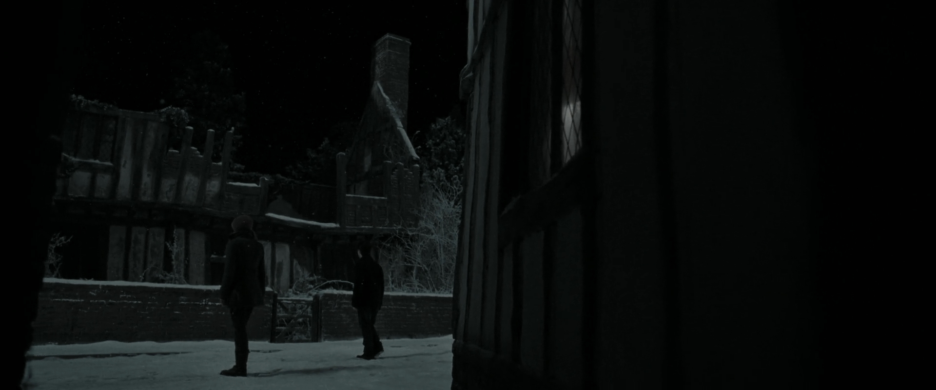 EmmaWatsonFan_dot_nl-HarryPotterAndTheDeathlyHallowsPart1-5136.jpg EmmaWatsonFan_dot_nl-HarryPotterAndTheDeathlyHallowsPart1-5136.jpg