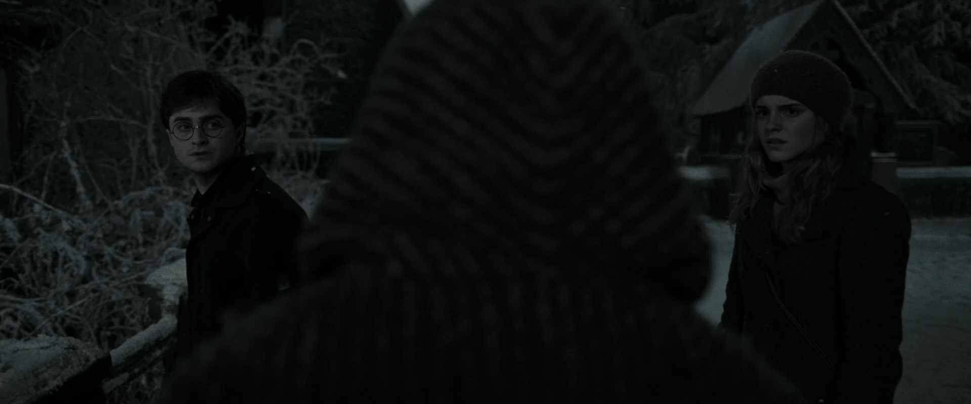 EmmaWatsonFan_dot_nl-HarryPotterAndTheDeathlyHallowsPart1-5163.jpg EmmaWatsonFan_dot_nl-HarryPotterAndTheDeathlyHallowsPart1-5163.jpg