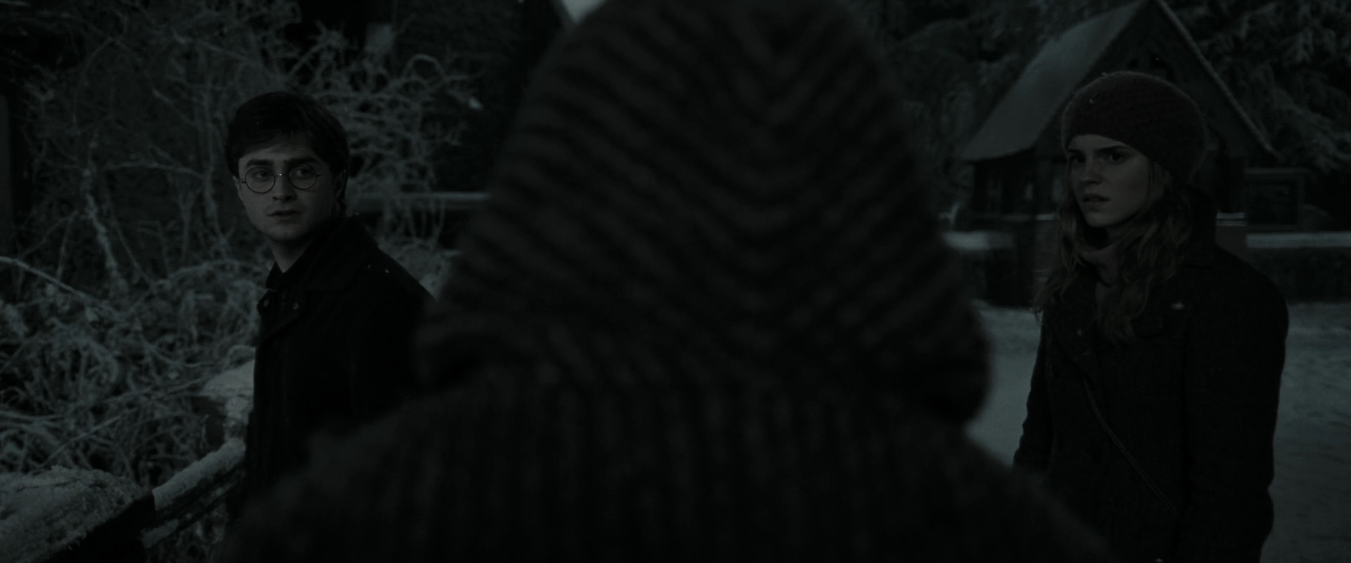 EmmaWatsonFan_dot_nl-HarryPotterAndTheDeathlyHallowsPart1-5164.jpg EmmaWatsonFan_dot_nl-HarryPotterAndTheDeathlyHallowsPart1-5164.jpg