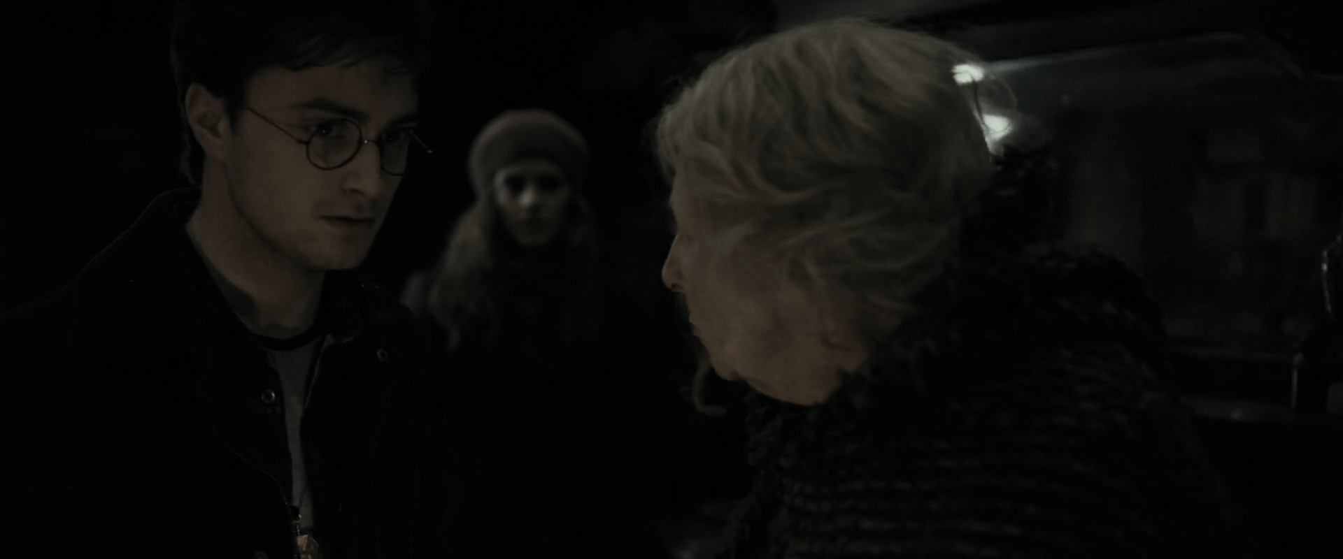 EmmaWatsonFan_dot_nl-HarryPotterAndTheDeathlyHallowsPart1-5191.jpg EmmaWatsonFan_dot_nl-HarryPotterAndTheDeathlyHallowsPart1-5191.jpg