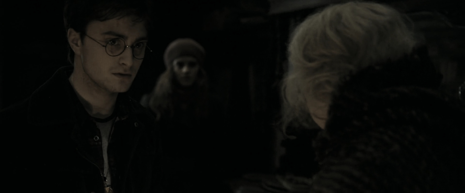 EmmaWatsonFan_dot_nl-HarryPotterAndTheDeathlyHallowsPart1-5192.jpg EmmaWatsonFan_dot_nl-HarryPotterAndTheDeathlyHallowsPart1-5192.jpg