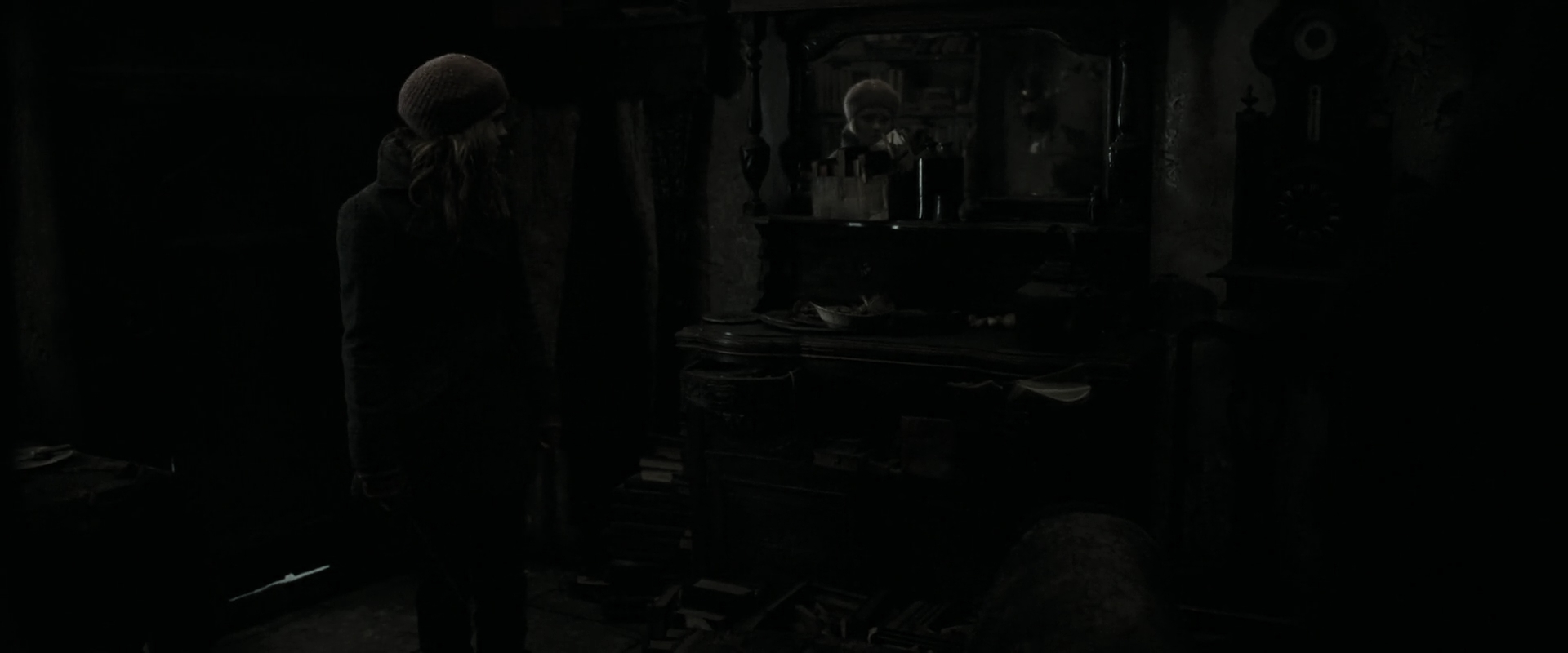 EmmaWatsonFan_dot_nl-HarryPotterAndTheDeathlyHallowsPart1-5221.jpg EmmaWatsonFan_dot_nl-HarryPotterAndTheDeathlyHallowsPart1-5221.jpg