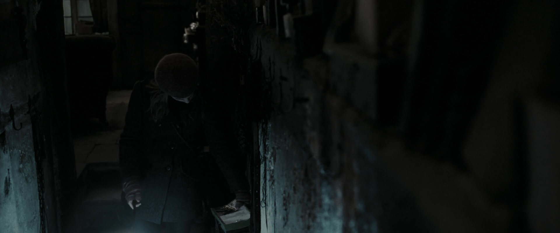 EmmaWatsonFan_dot_nl-HarryPotterAndTheDeathlyHallowsPart1-5238.jpg EmmaWatsonFan_dot_nl-HarryPotterAndTheDeathlyHallowsPart1-5238.jpg