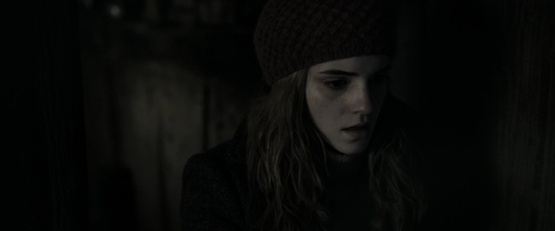 EmmaWatsonFan_dot_nl-HarryPotterAndTheDeathlyHallowsPart1-5297.jpg EmmaWatsonFan_dot_nl-HarryPotterAndTheDeathlyHallowsPart1-5297.jpg