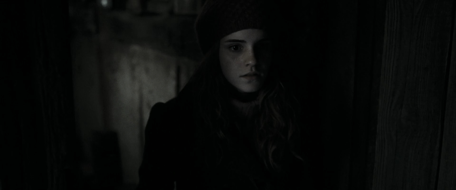 EmmaWatsonFan_dot_nl-HarryPotterAndTheDeathlyHallowsPart1-5318.jpg EmmaWatsonFan_dot_nl-HarryPotterAndTheDeathlyHallowsPart1-5318.jpg