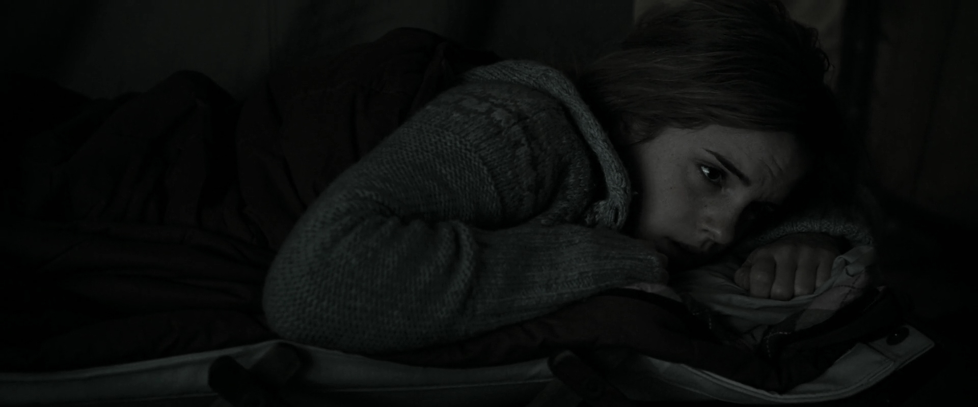 EmmaWatsonFan_dot_nl-HarryPotterAndTheDeathlyHallowsPart1-5969.jpg EmmaWatsonFan_dot_nl-HarryPotterAndTheDeathlyHallowsPart1-5969.jpg