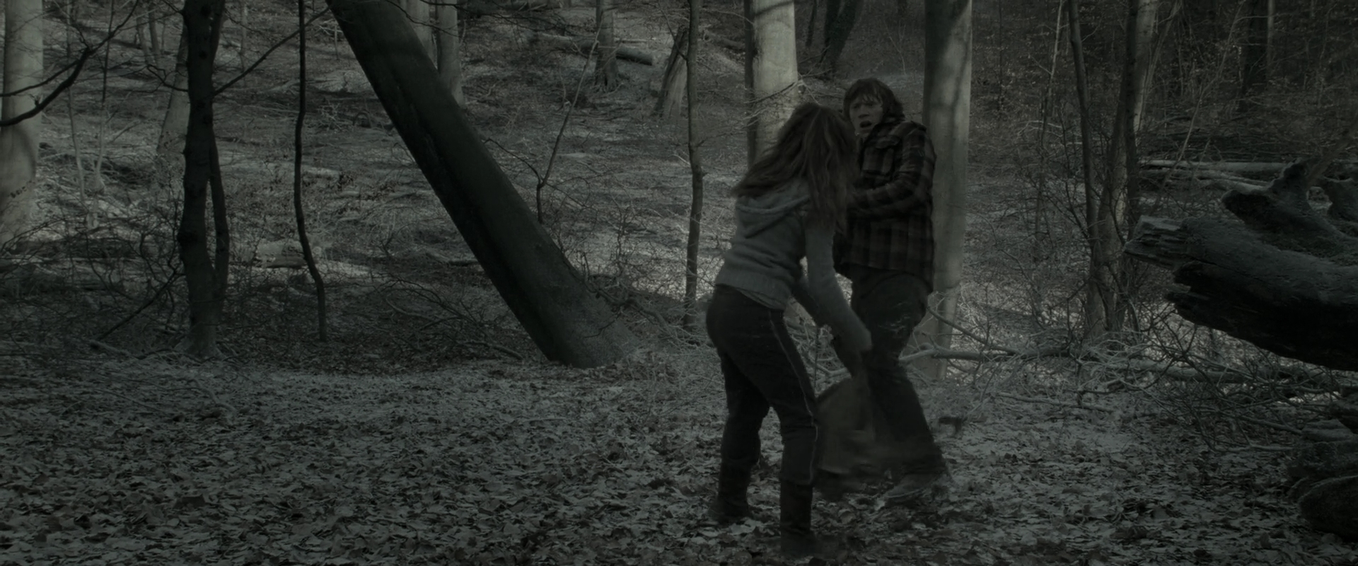 EmmaWatsonFan_dot_nl-HarryPotterAndTheDeathlyHallowsPart1-6001.jpg EmmaWatsonFan_dot_nl-HarryPotterAndTheDeathlyHallowsPart1-6001.jpg