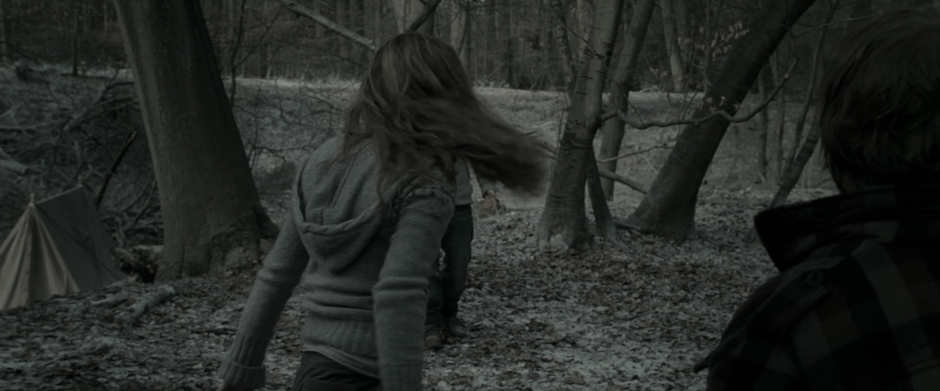 EmmaWatsonFan_dot_nl-HarryPotterAndTheDeathlyHallowsPart1-6006.jpg EmmaWatsonFan_dot_nl-HarryPotterAndTheDeathlyHallowsPart1-6006.jpg