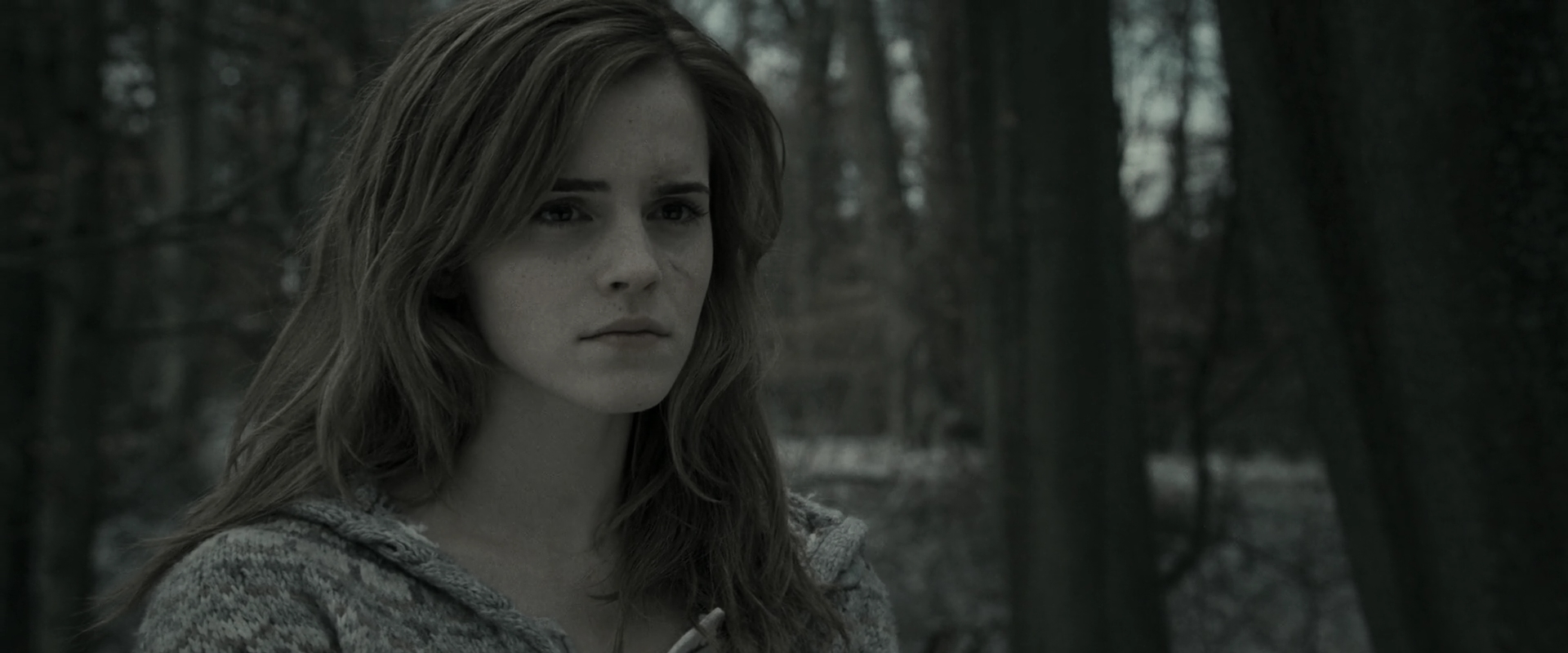 EmmaWatsonFan_dot_nl-HarryPotterAndTheDeathlyHallowsPart1-6108.jpg EmmaWatsonFan_dot_nl-HarryPotterAndTheDeathlyHallowsPart1-6108.jpg