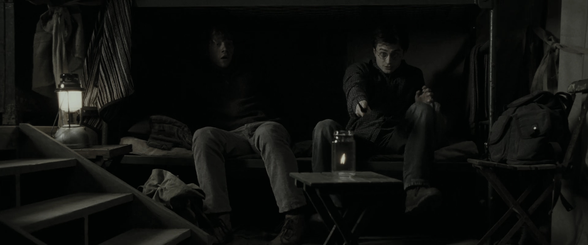 EmmaWatsonFan_dot_nl-HarryPotterAndTheDeathlyHallowsPart1-6193.jpg EmmaWatsonFan_dot_nl-HarryPotterAndTheDeathlyHallowsPart1-6193.jpg