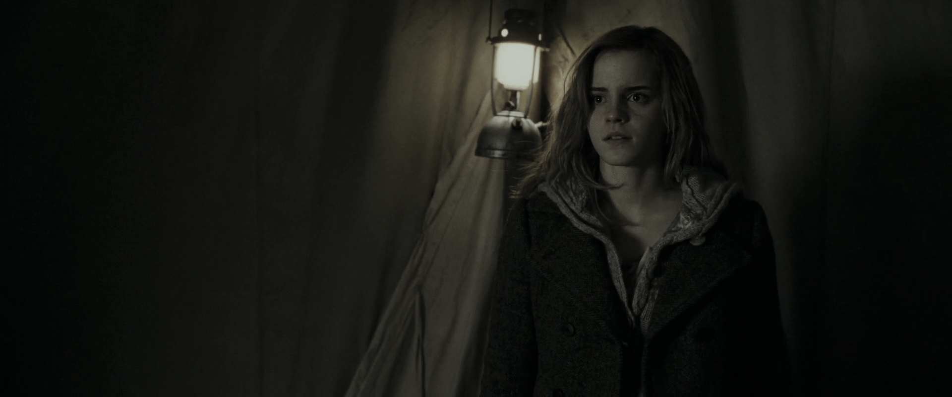 EmmaWatsonFan_dot_nl-HarryPotterAndTheDeathlyHallowsPart1-6202.jpg EmmaWatsonFan_dot_nl-HarryPotterAndTheDeathlyHallowsPart1-6202.jpg