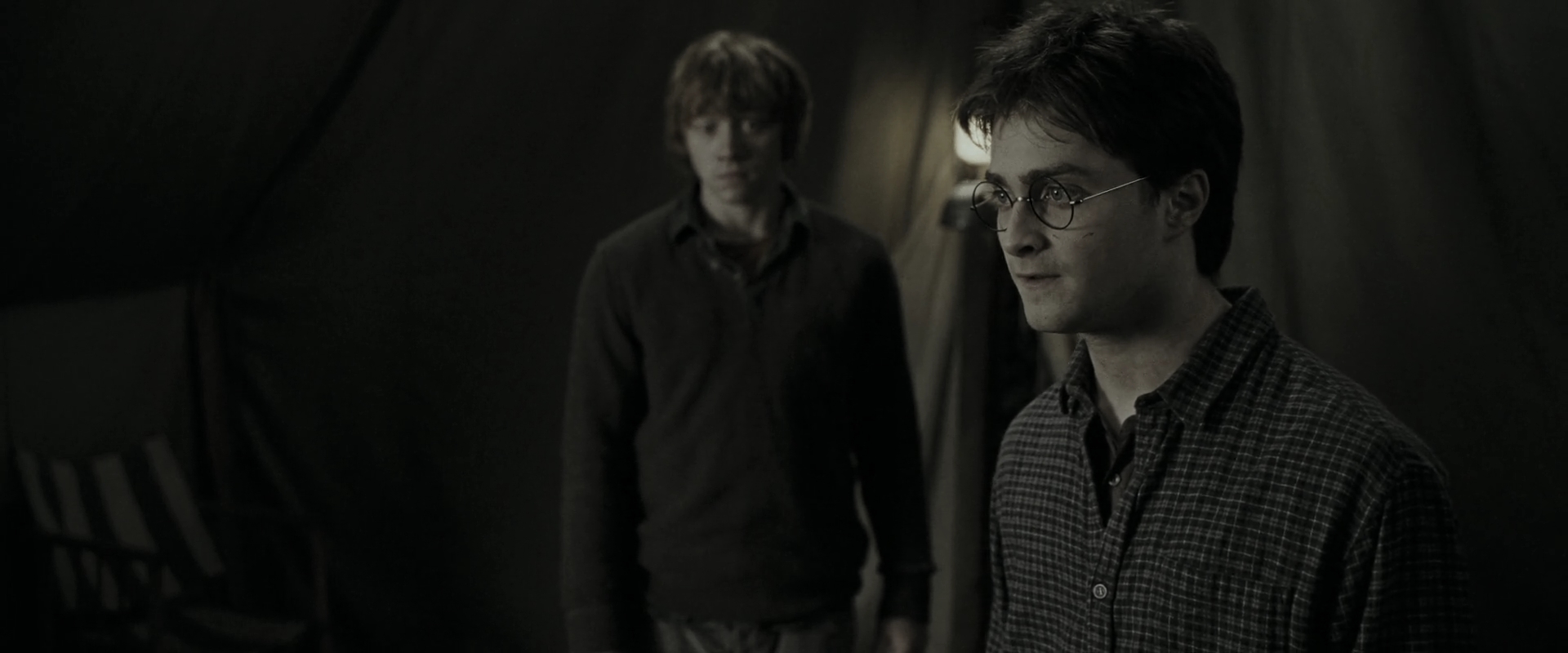 EmmaWatsonFan_dot_nl-HarryPotterAndTheDeathlyHallowsPart1-6230.jpg EmmaWatsonFan_dot_nl-HarryPotterAndTheDeathlyHallowsPart1-6230.jpg