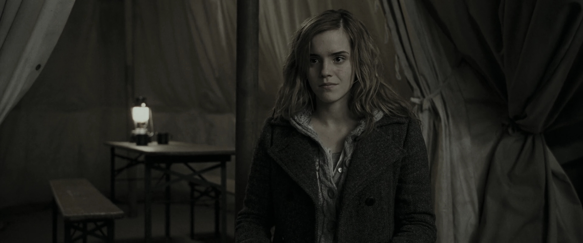 EmmaWatsonFan_dot_nl-HarryPotterAndTheDeathlyHallowsPart1-6245.jpg EmmaWatsonFan_dot_nl-HarryPotterAndTheDeathlyHallowsPart1-6245.jpg