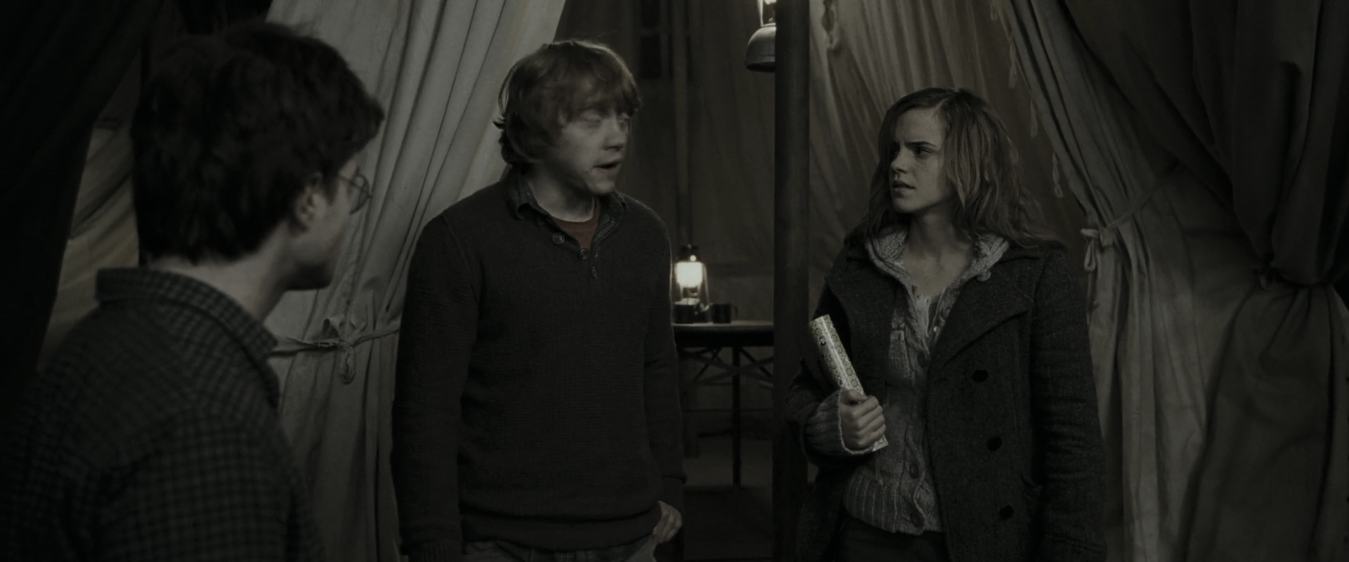 EmmaWatsonFan_dot_nl-HarryPotterAndTheDeathlyHallowsPart1-6256.jpg EmmaWatsonFan_dot_nl-HarryPotterAndTheDeathlyHallowsPart1-6256.jpg