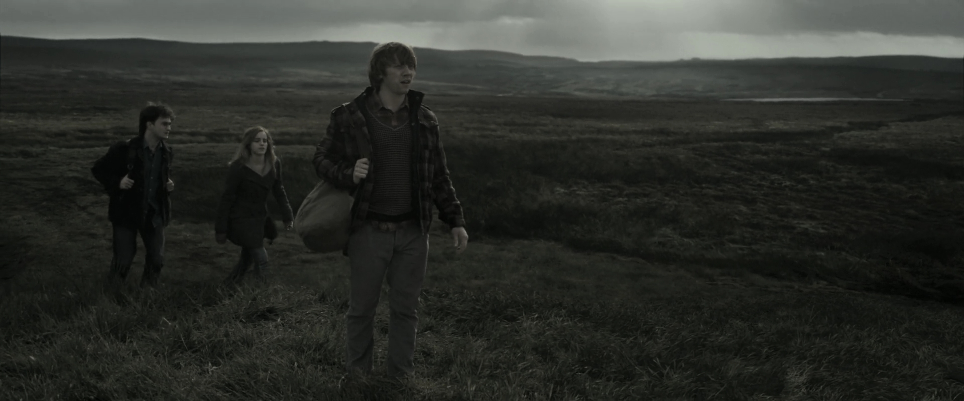 EmmaWatsonFan_dot_nl-HarryPotterAndTheDeathlyHallowsPart1-6284.jpg EmmaWatsonFan_dot_nl-HarryPotterAndTheDeathlyHallowsPart1-6284.jpg