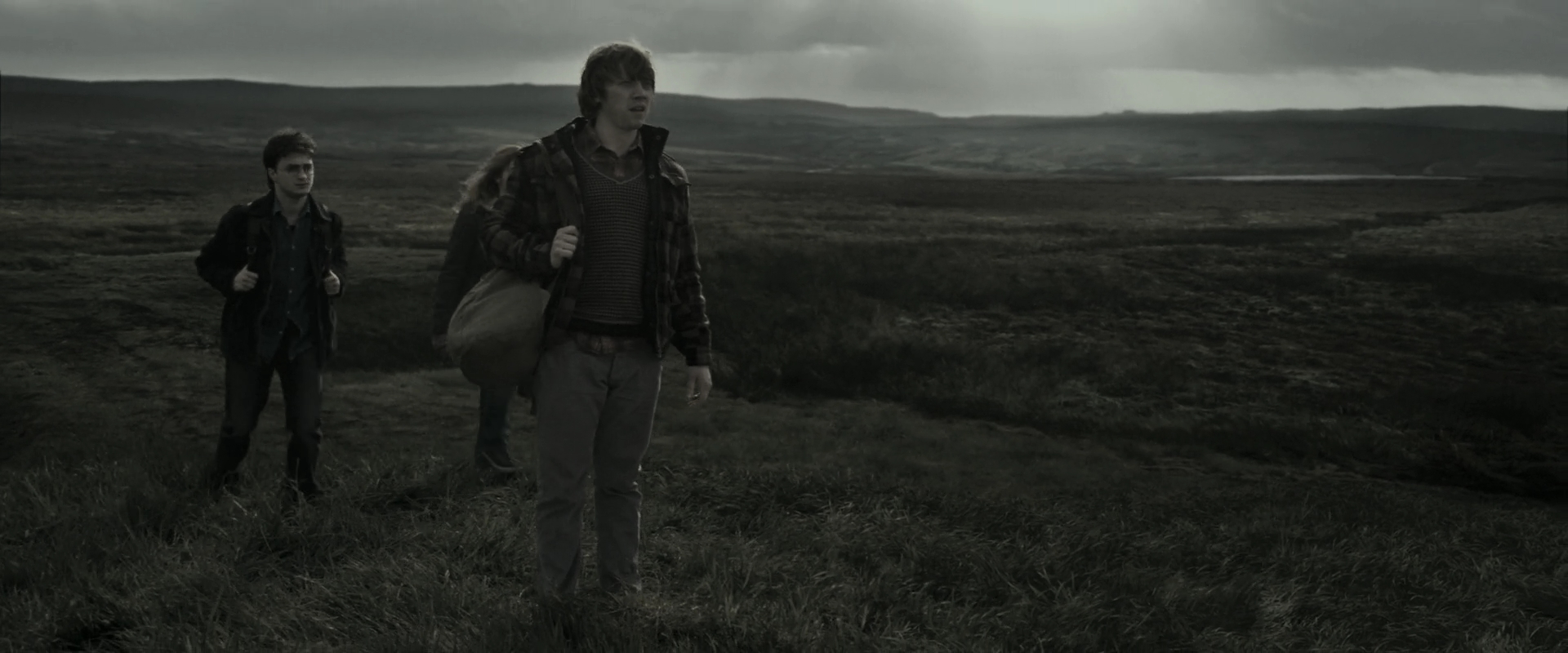 EmmaWatsonFan_dot_nl-HarryPotterAndTheDeathlyHallowsPart1-6285.jpg EmmaWatsonFan_dot_nl-HarryPotterAndTheDeathlyHallowsPart1-6285.jpg