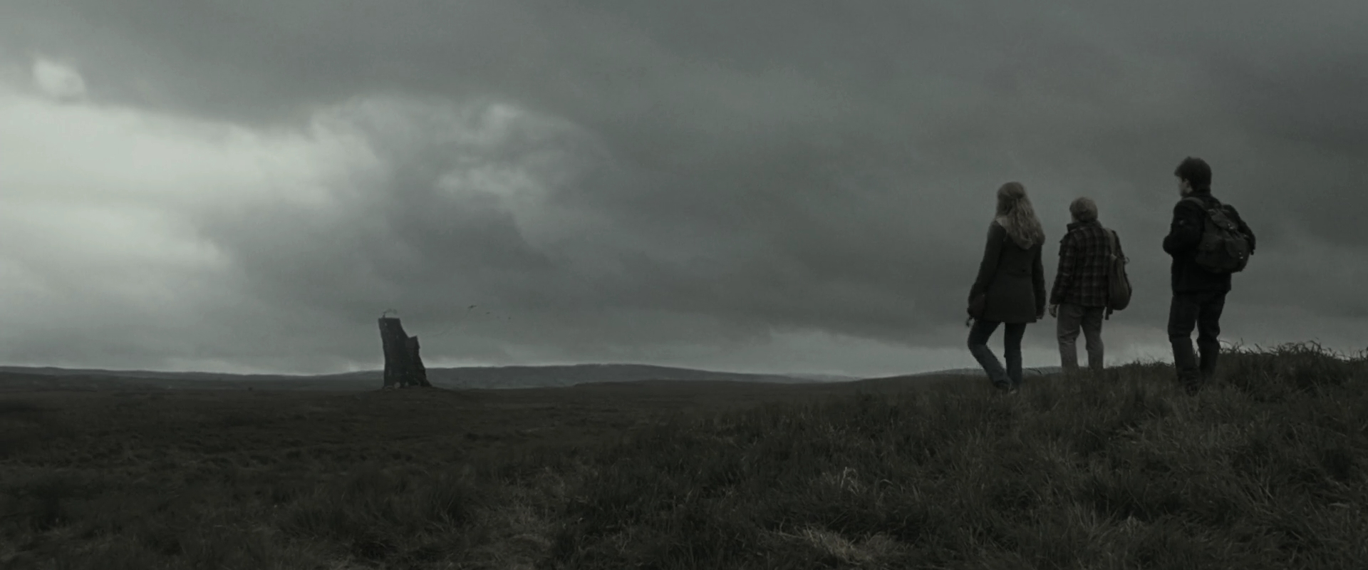 EmmaWatsonFan_dot_nl-HarryPotterAndTheDeathlyHallowsPart1-6286.jpg EmmaWatsonFan_dot_nl-HarryPotterAndTheDeathlyHallowsPart1-6286.jpg