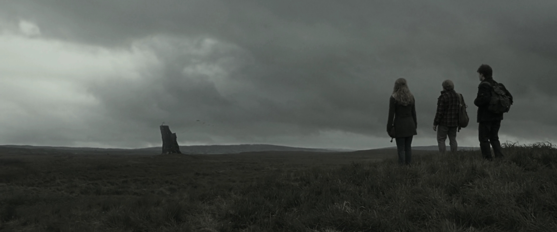 EmmaWatsonFan_dot_nl-HarryPotterAndTheDeathlyHallowsPart1-6287.jpg EmmaWatsonFan_dot_nl-HarryPotterAndTheDeathlyHallowsPart1-6287.jpg