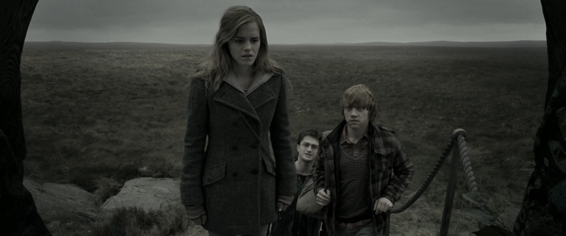 EmmaWatsonFan_dot_nl-HarryPotterAndTheDeathlyHallowsPart1-6315.jpg EmmaWatsonFan_dot_nl-HarryPotterAndTheDeathlyHallowsPart1-6315.jpg