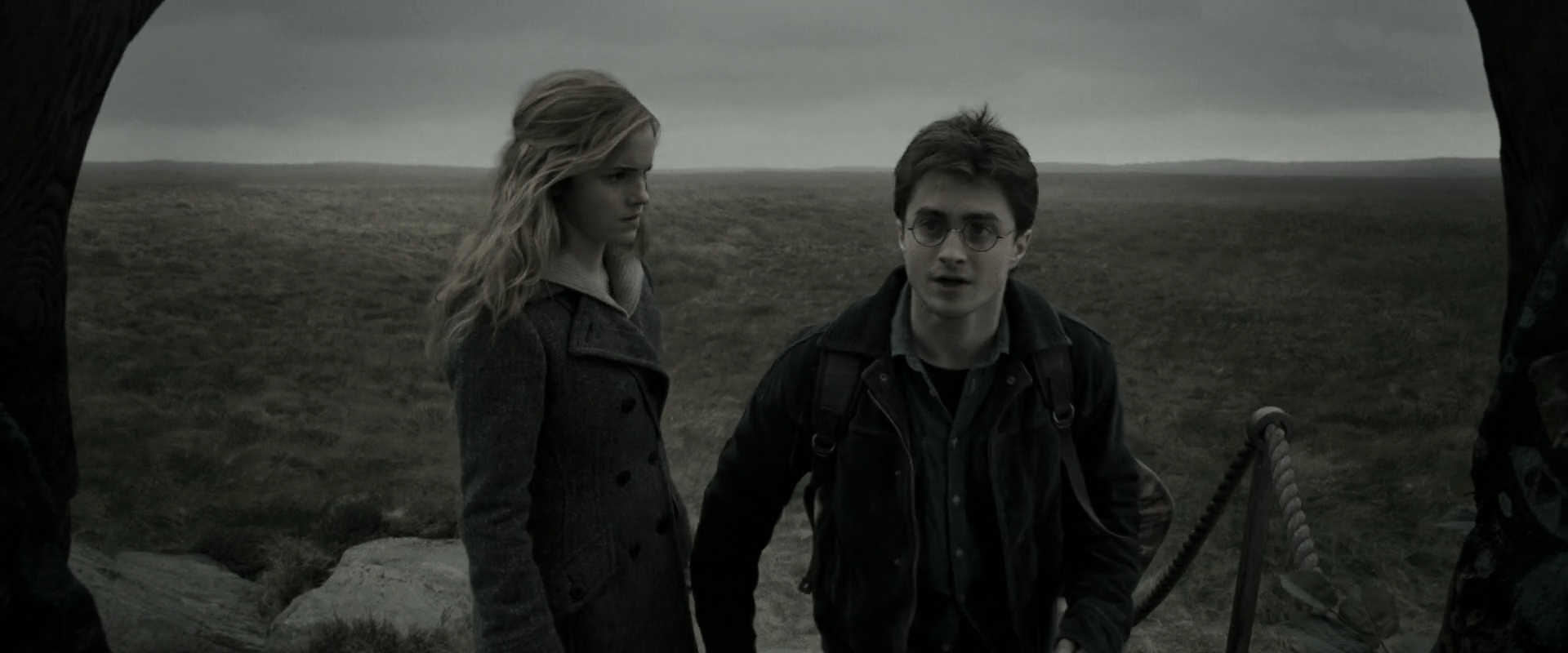 EmmaWatsonFan_dot_nl-HarryPotterAndTheDeathlyHallowsPart1-6322.jpg EmmaWatsonFan_dot_nl-HarryPotterAndTheDeathlyHallowsPart1-6322.jpg