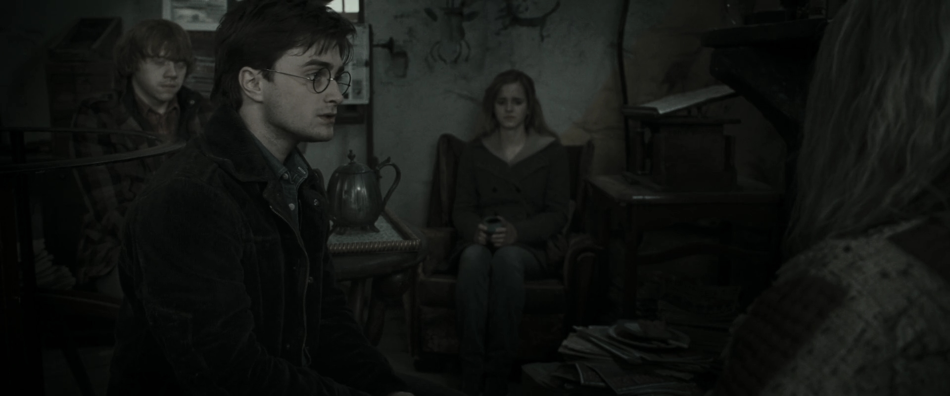 EmmaWatsonFan_dot_nl-HarryPotterAndTheDeathlyHallowsPart1-6350.jpg EmmaWatsonFan_dot_nl-HarryPotterAndTheDeathlyHallowsPart1-6350.jpg