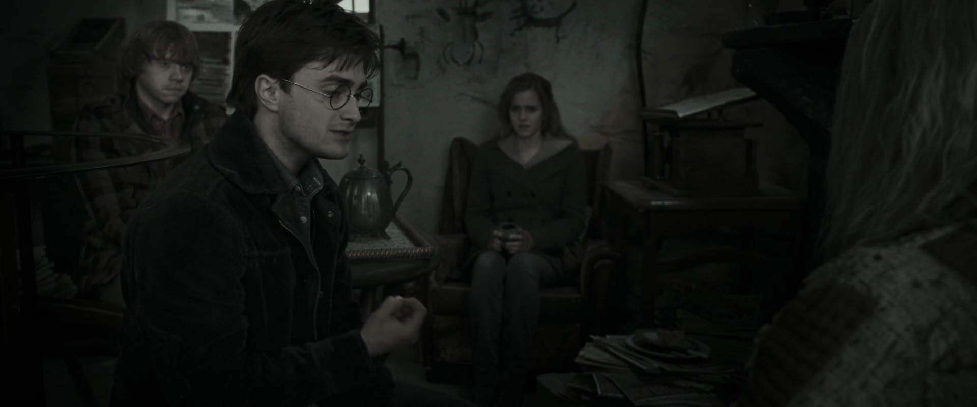 EmmaWatsonFan_dot_nl-HarryPotterAndTheDeathlyHallowsPart1-6354.jpg EmmaWatsonFan_dot_nl-HarryPotterAndTheDeathlyHallowsPart1-6354.jpg