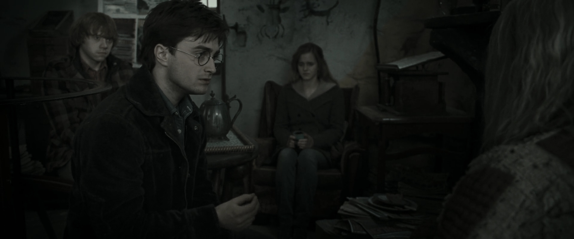 EmmaWatsonFan_dot_nl-HarryPotterAndTheDeathlyHallowsPart1-6357.jpg EmmaWatsonFan_dot_nl-HarryPotterAndTheDeathlyHallowsPart1-6357.jpg