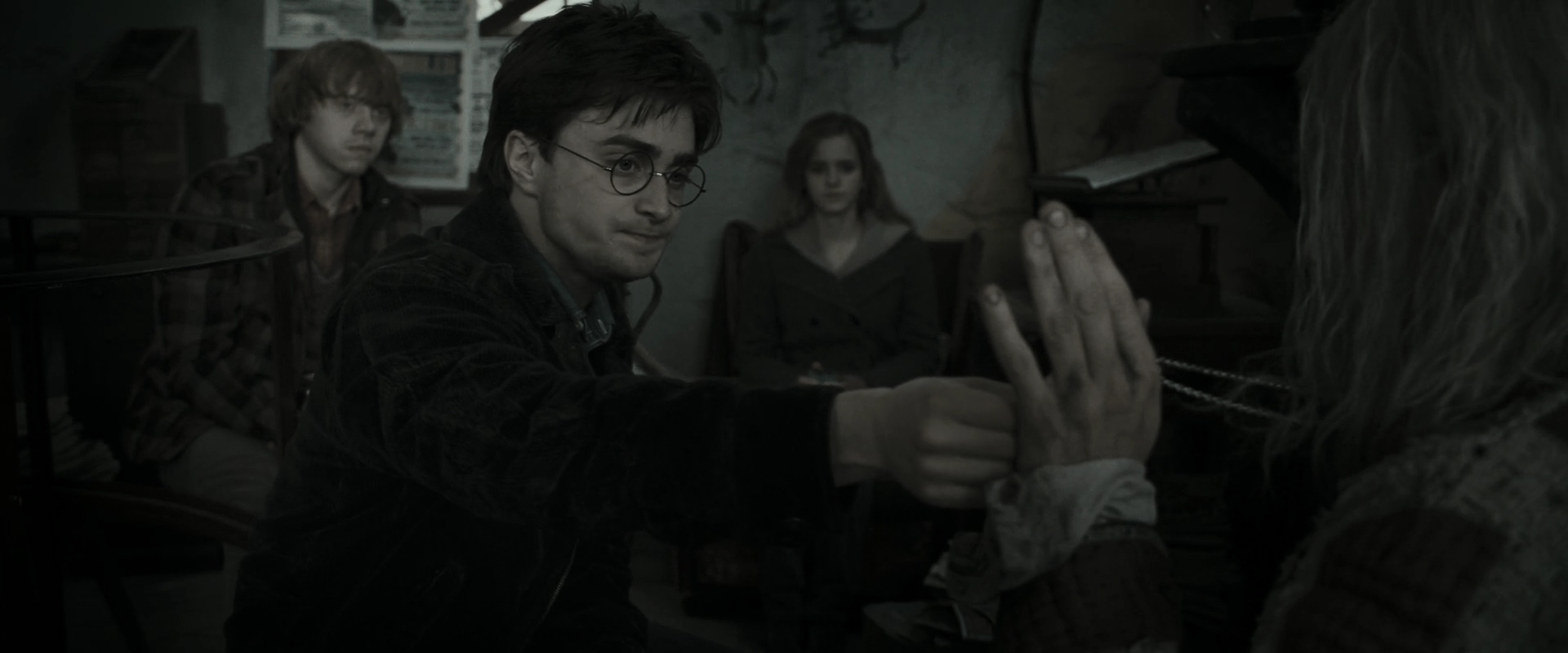 EmmaWatsonFan_dot_nl-HarryPotterAndTheDeathlyHallowsPart1-6368.jpg EmmaWatsonFan_dot_nl-HarryPotterAndTheDeathlyHallowsPart1-6368.jpg