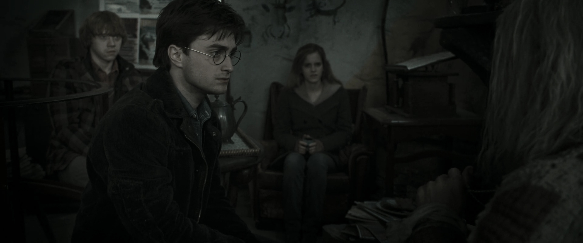 EmmaWatsonFan_dot_nl-HarryPotterAndTheDeathlyHallowsPart1-6380.jpg EmmaWatsonFan_dot_nl-HarryPotterAndTheDeathlyHallowsPart1-6380.jpg