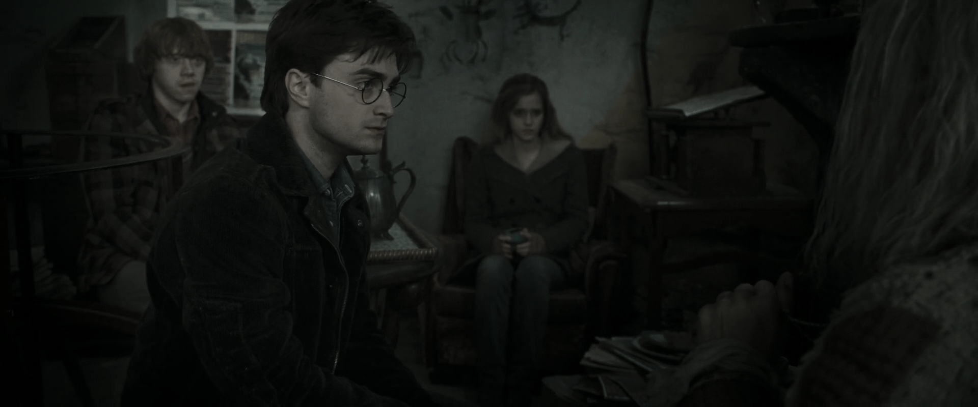 EmmaWatsonFan_dot_nl-HarryPotterAndTheDeathlyHallowsPart1-6383.jpg EmmaWatsonFan_dot_nl-HarryPotterAndTheDeathlyHallowsPart1-6383.jpg