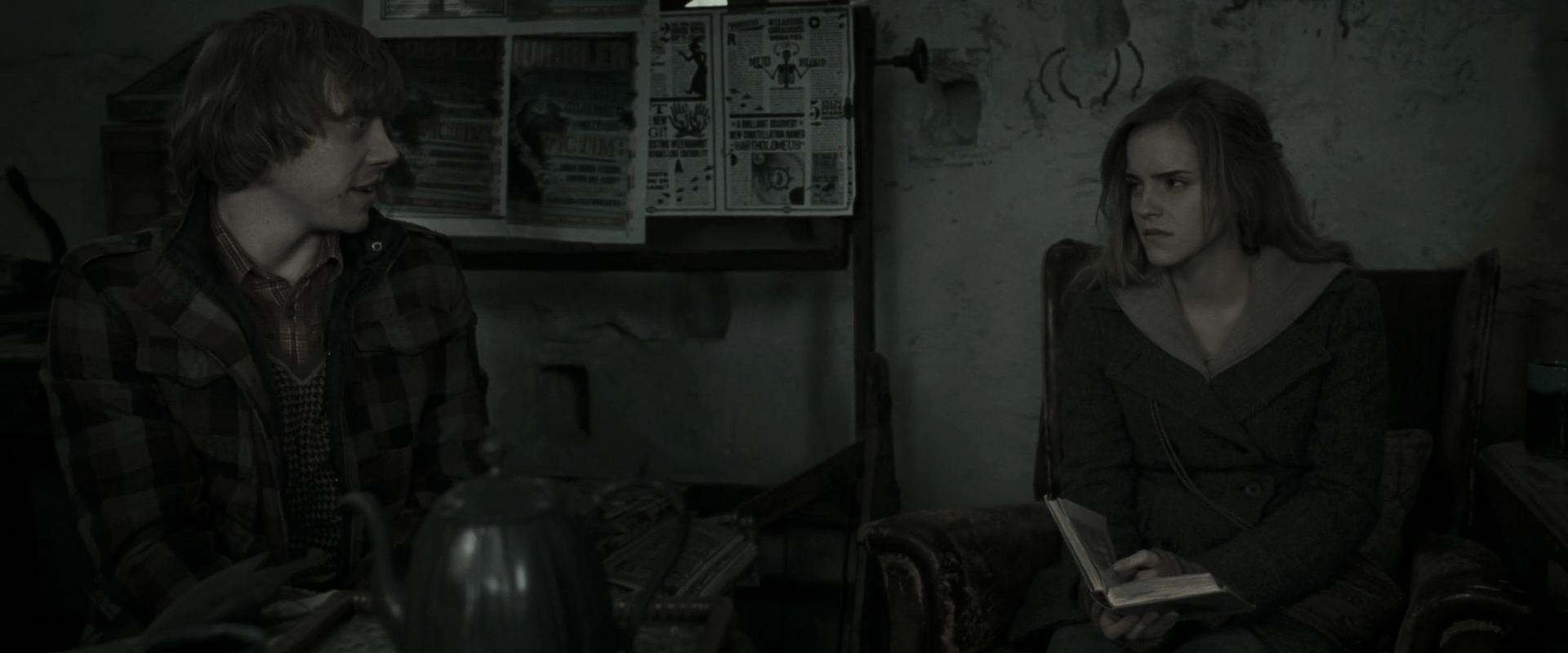 EmmaWatsonFan_dot_nl-HarryPotterAndTheDeathlyHallowsPart1-6416.jpg EmmaWatsonFan_dot_nl-HarryPotterAndTheDeathlyHallowsPart1-6416.jpg