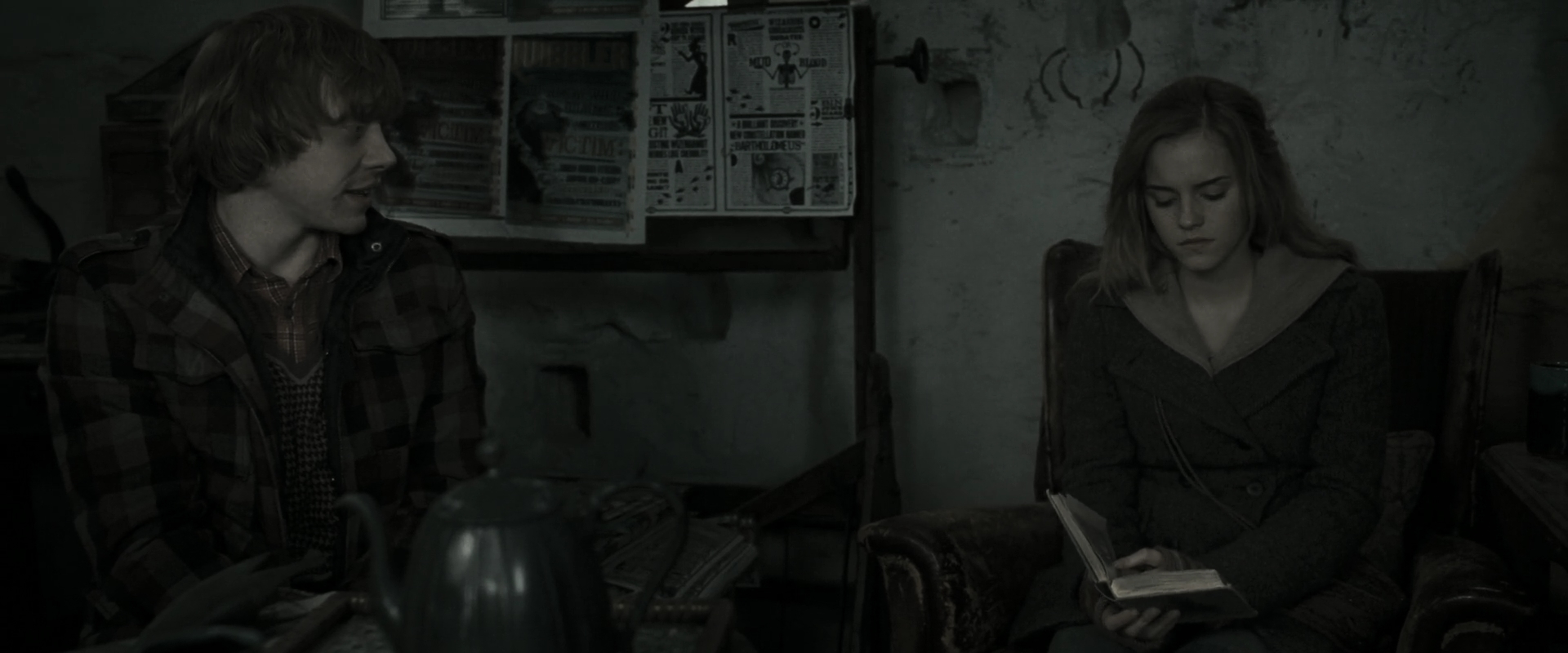 EmmaWatsonFan_dot_nl-HarryPotterAndTheDeathlyHallowsPart1-6417.jpg EmmaWatsonFan_dot_nl-HarryPotterAndTheDeathlyHallowsPart1-6417.jpg