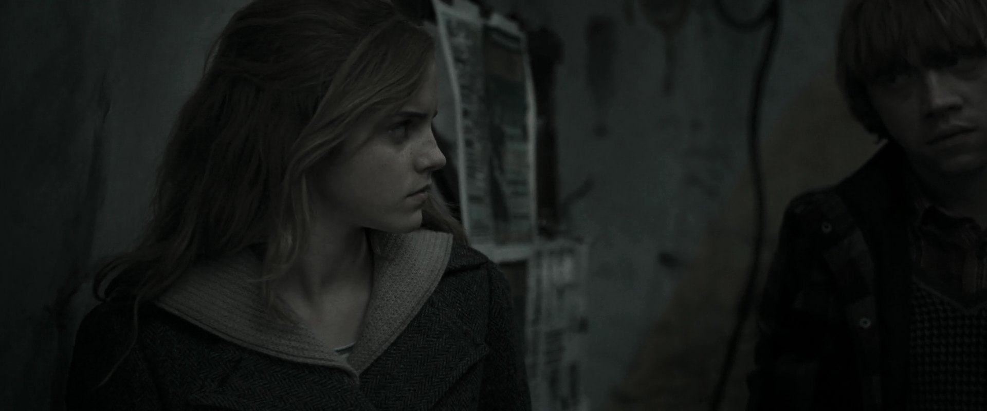 EmmaWatsonFan_dot_nl-HarryPotterAndTheDeathlyHallowsPart1-6662.jpg EmmaWatsonFan_dot_nl-HarryPotterAndTheDeathlyHallowsPart1-6662.jpg