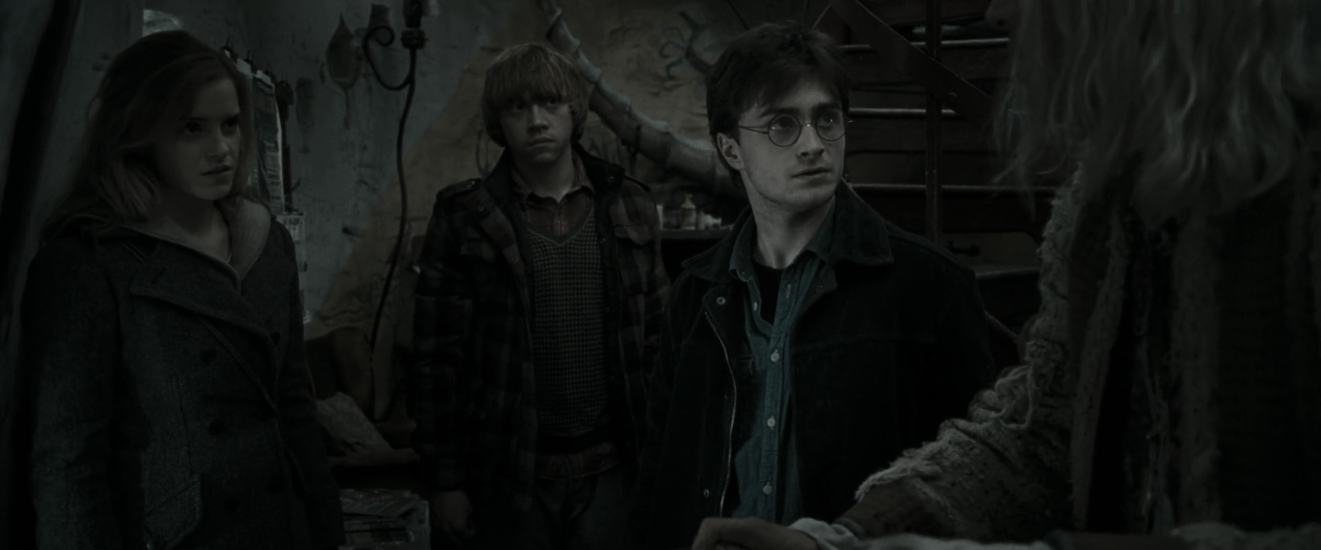 EmmaWatsonFan_dot_nl-HarryPotterAndTheDeathlyHallowsPart1-6688.jpg