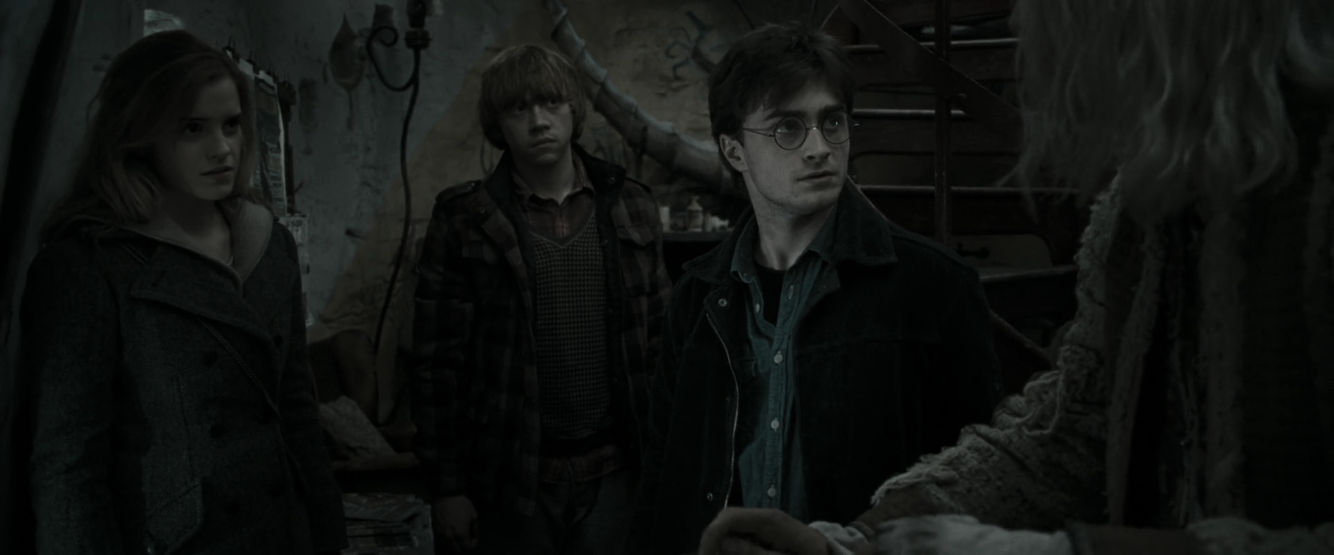 EmmaWatsonFan_dot_nl-HarryPotterAndTheDeathlyHallowsPart1-6689.jpg EmmaWatsonFan_dot_nl-HarryPotterAndTheDeathlyHallowsPart1-6689.jpg