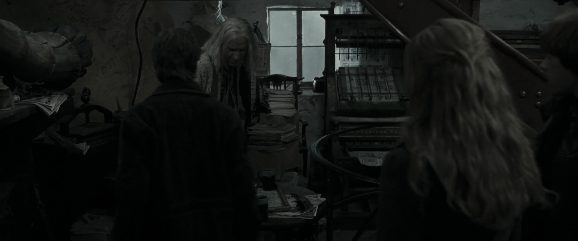 EmmaWatsonFan_dot_nl-HarryPotterAndTheDeathlyHallowsPart1-6697.jpg EmmaWatsonFan_dot_nl-HarryPotterAndTheDeathlyHallowsPart1-6697.jpg