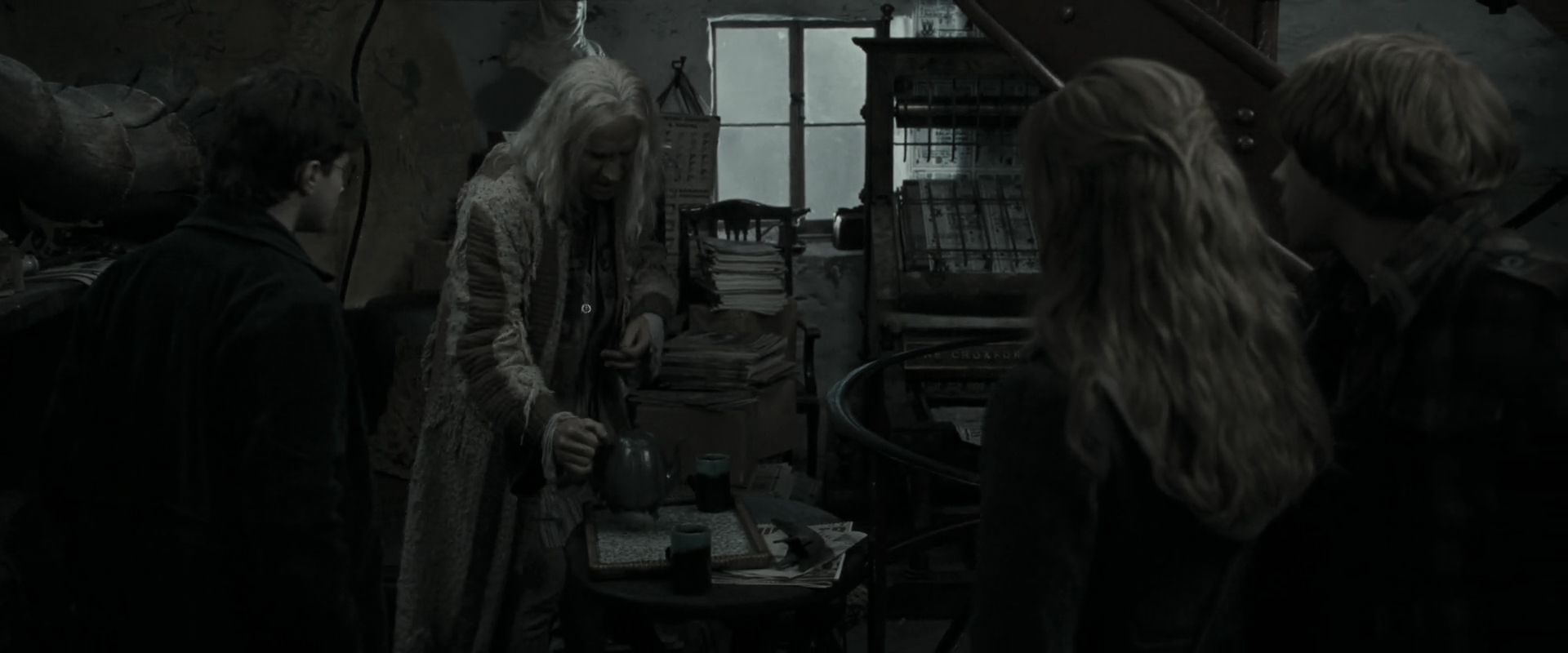 EmmaWatsonFan_dot_nl-HarryPotterAndTheDeathlyHallowsPart1-6698.jpg EmmaWatsonFan_dot_nl-HarryPotterAndTheDeathlyHallowsPart1-6698.jpg