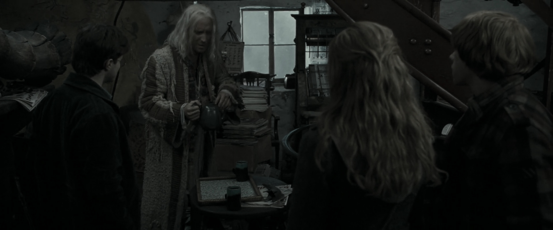 EmmaWatsonFan_dot_nl-HarryPotterAndTheDeathlyHallowsPart1-6700.jpg EmmaWatsonFan_dot_nl-HarryPotterAndTheDeathlyHallowsPart1-6700.jpg