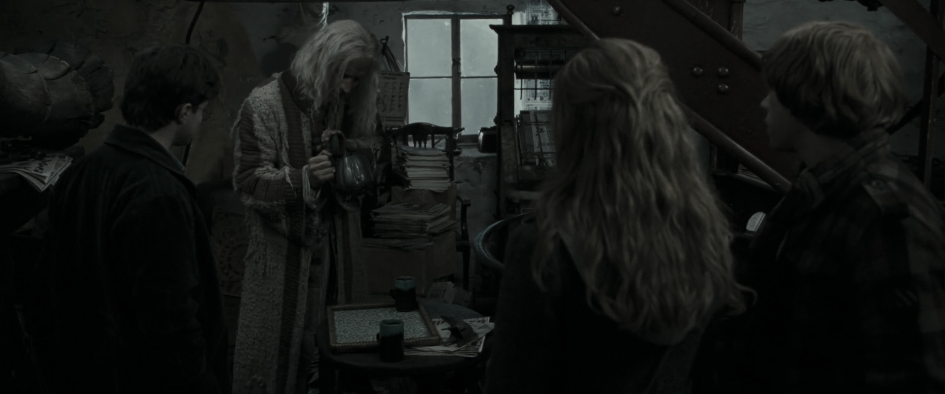 EmmaWatsonFan_dot_nl-HarryPotterAndTheDeathlyHallowsPart1-6703.jpg EmmaWatsonFan_dot_nl-HarryPotterAndTheDeathlyHallowsPart1-6703.jpg