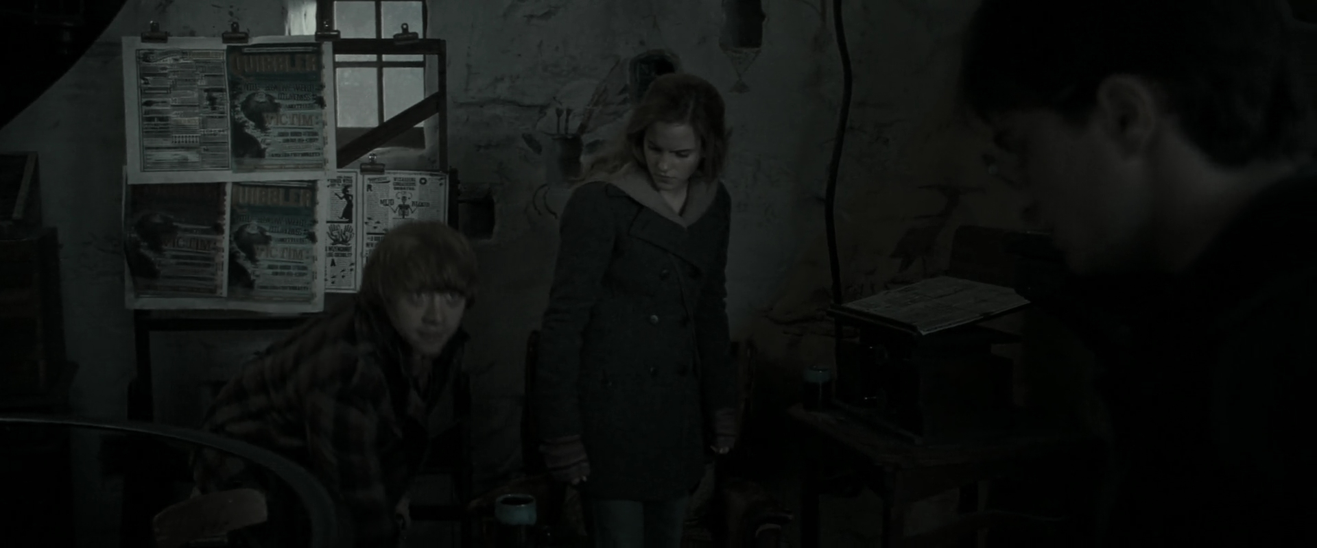 EmmaWatsonFan_dot_nl-HarryPotterAndTheDeathlyHallowsPart1-6712.jpg EmmaWatsonFan_dot_nl-HarryPotterAndTheDeathlyHallowsPart1-6712.jpg