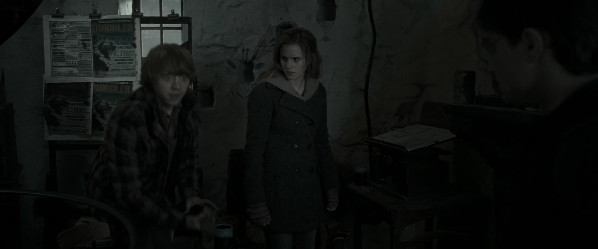 EmmaWatsonFan_dot_nl-HarryPotterAndTheDeathlyHallowsPart1-6713.jpg EmmaWatsonFan_dot_nl-HarryPotterAndTheDeathlyHallowsPart1-6713.jpg