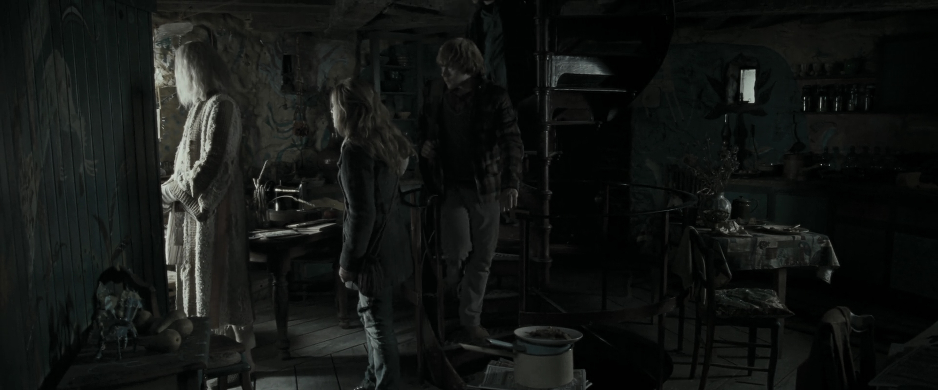 EmmaWatsonFan_dot_nl-HarryPotterAndTheDeathlyHallowsPart1-6722.jpg EmmaWatsonFan_dot_nl-HarryPotterAndTheDeathlyHallowsPart1-6722.jpg